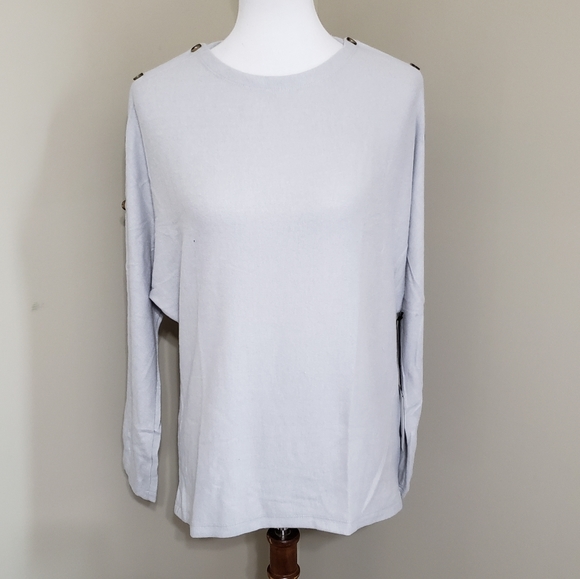 Button sleeve top - Picture 2 of 6